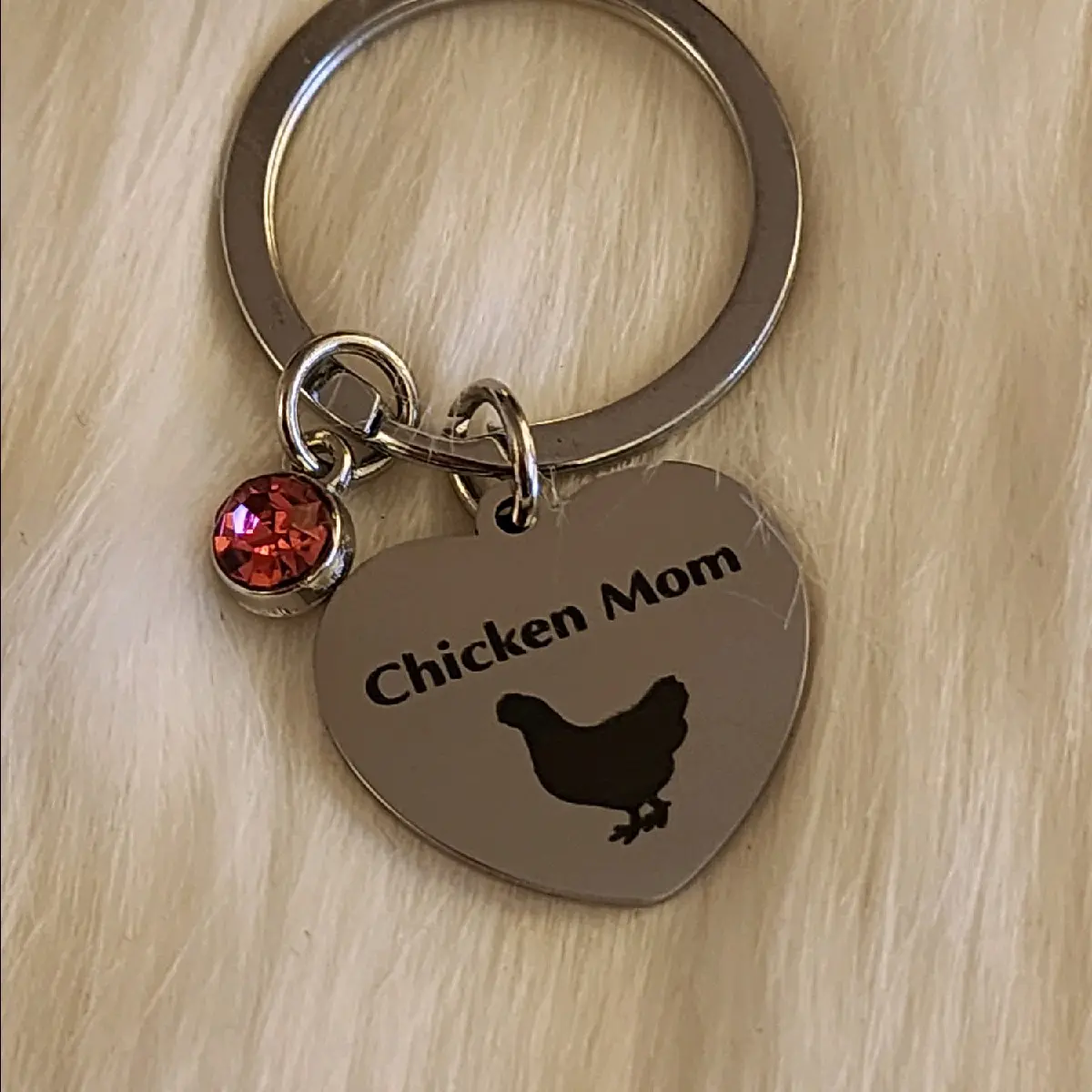 'Chicken Mom' Keychain - Durable Metal, Unique Design, Perfect Gift for Chicken Lovers, Cute Keychain for Everyday Carry, Ideal for Bestie and Holiday Gifts, Cute Keychains, Keychain Accessories