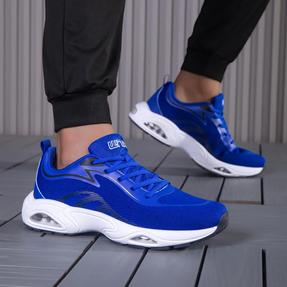 Men’s trending shoes for 2026: lightweight, comfortable spring sneakers; breathable mesh sports tennis shoes with soft soles; all-season outdoor shock-absorbing non-slip road running shoes; lace-up fashionable casual shoes.