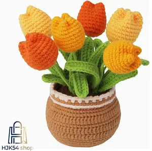 Handmade Crochet Tulip Potted Plant, DIY Knitted Flower Pot, Cute Plush Tulip Bouquet, Aesthetic Room Decor, Artificial Floral Ornament for Home, Office, Desk, No-Fade Crochet Flower Gift