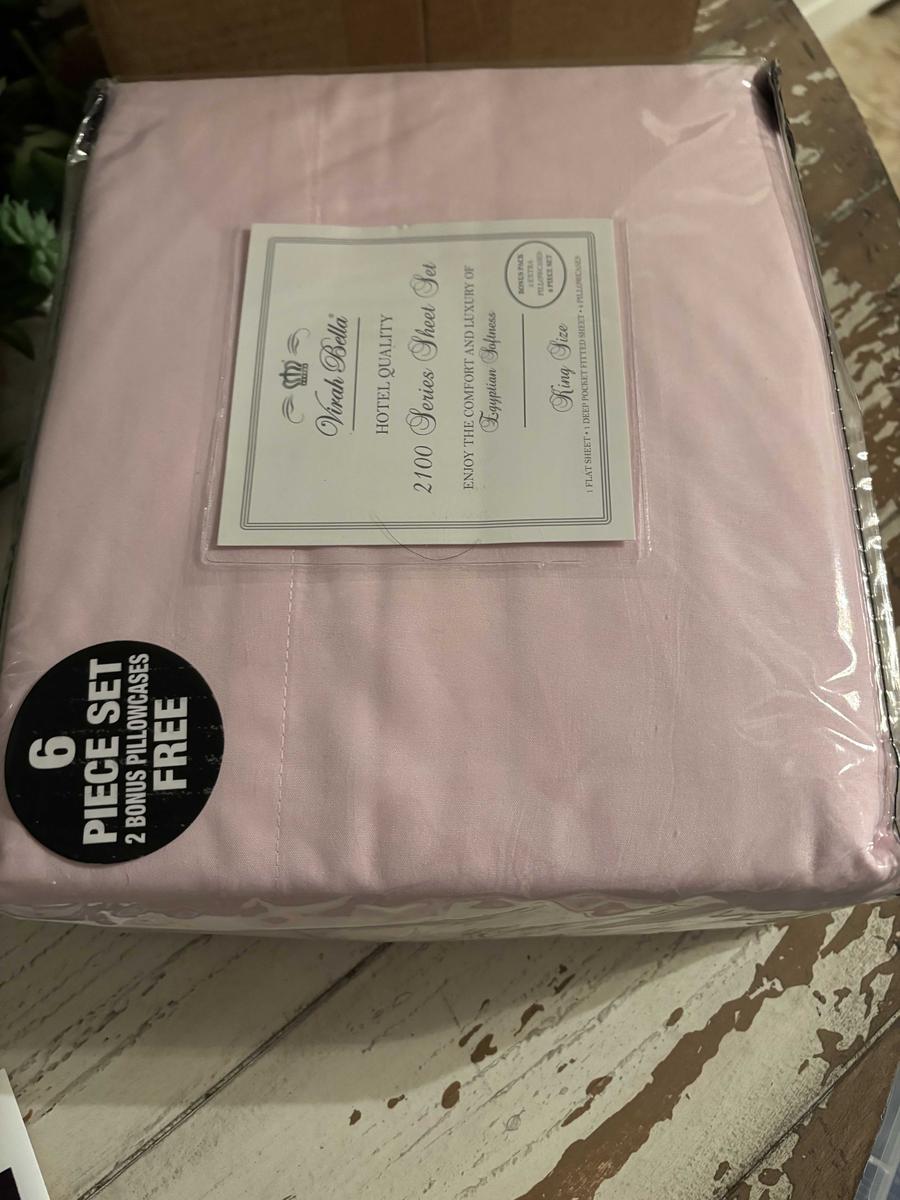 Item: Light Pink, King