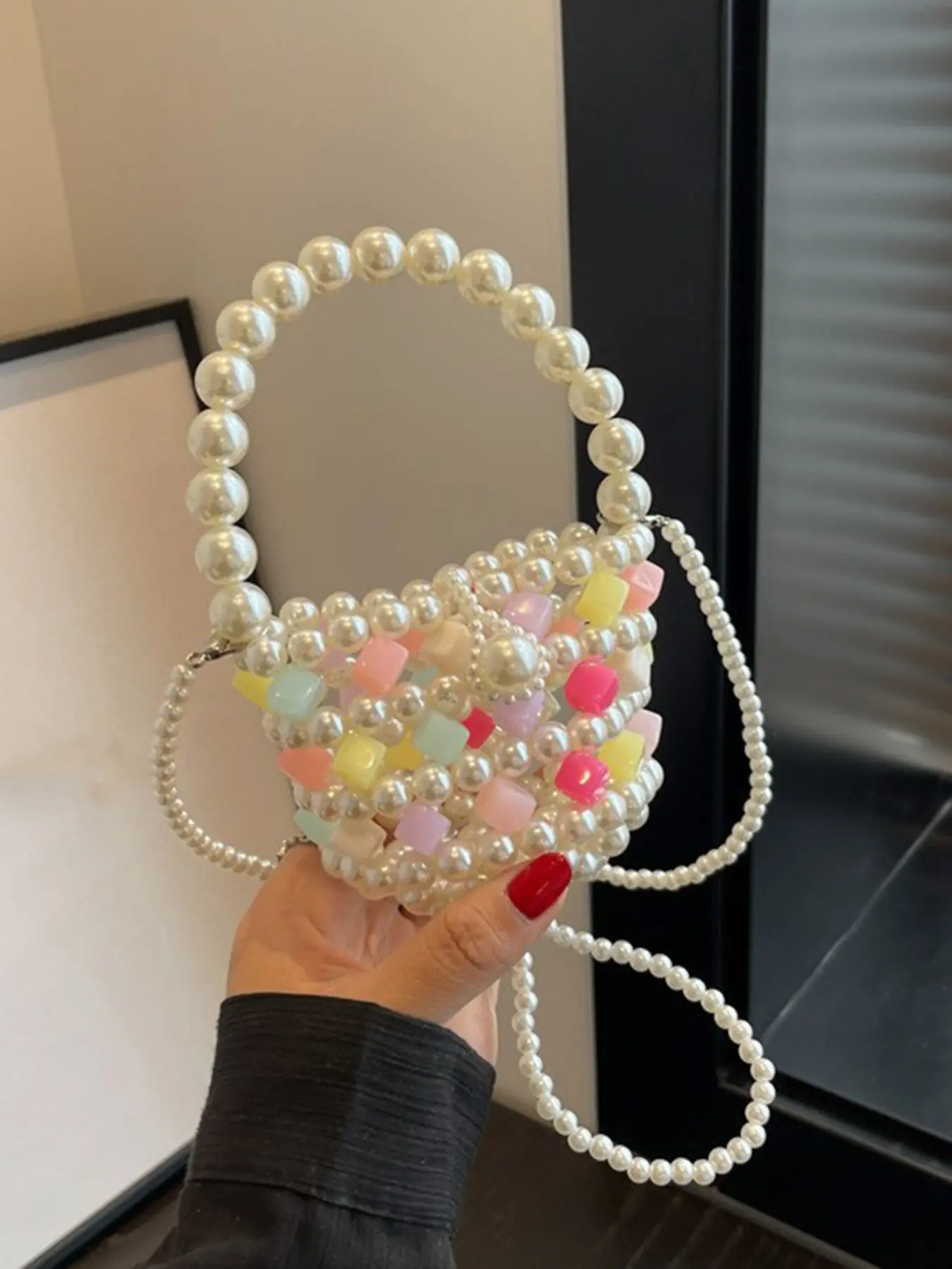 Handmade beaded love glass handbag, small colorful glass with pearl chain shoulder strap, personality versatile sweet  simple  exquisite single shoulder bag suitable for daily commuting, shopping and dating.