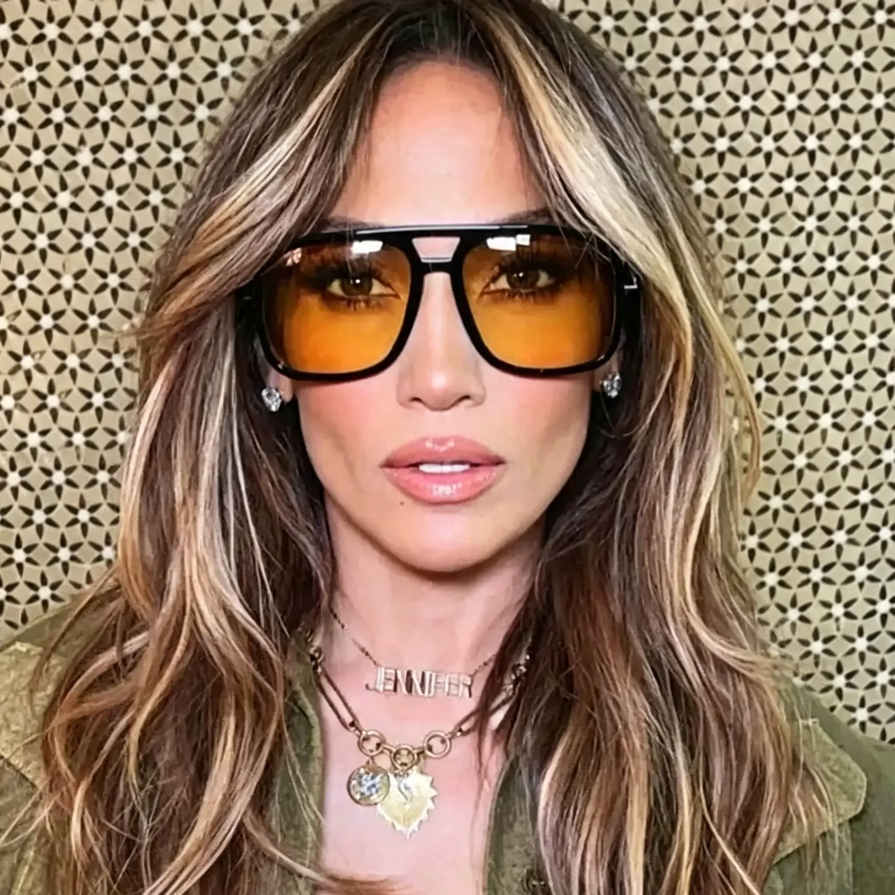 Retro Oversized Pilot Square Sunglasses for Women Men Trendy Color Tinted Lens UV400 Protection Fashion Street Style Shades Multiple Colors