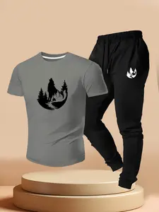 Men's Wolf Howl Forest Silhouette Print, Outdoor Adventure Style Short Sleeve T-Shirt + Sports Pants Two-Piece Set, Summer American Vintage Look