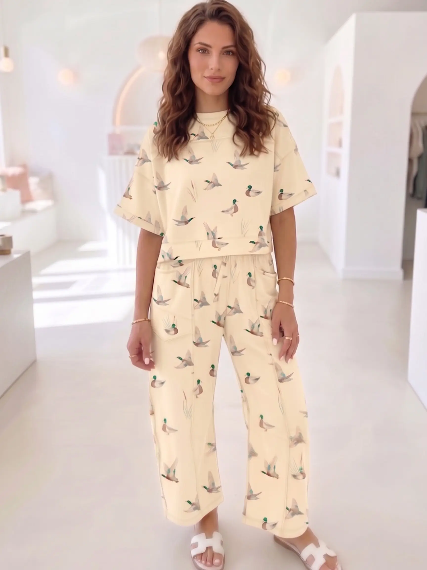 Duck Print Short Sleeve Top Pocket Pants 2pcs Casual Set, Made from Comfortable Fabric Suitable for Daily Wear.