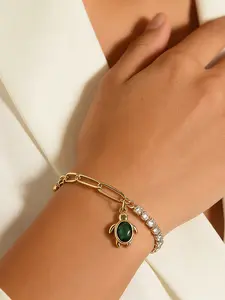 Summer Ocean Turtle Bracelet, Fashionable Minimalist Design, High-End Turtle Pendant, Dual-Tone Bracelet for Women, Elegant Minimalist Bangle, Versatile Jewelry