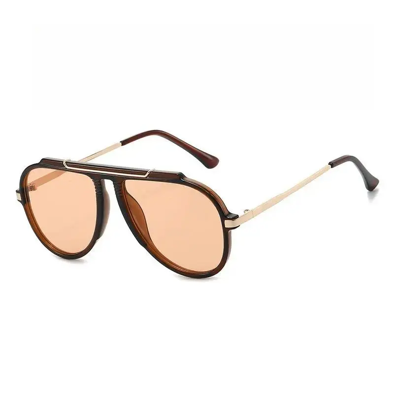 The tea leaves in the deep tea frame are shallow