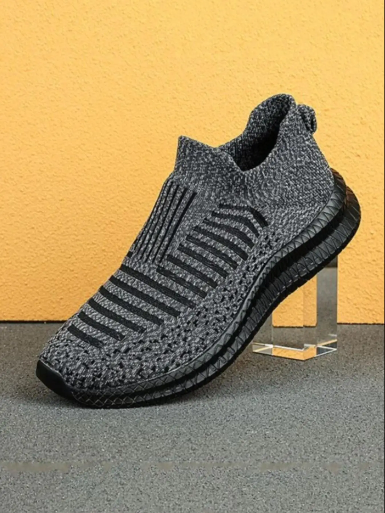 Men's Casual Striped Slip-on Knit Mesh Breathable Running Sports Shoes, Comfort Athletic Casual Lightweight Sneakers for Boy, New Fashion Flat Trainin