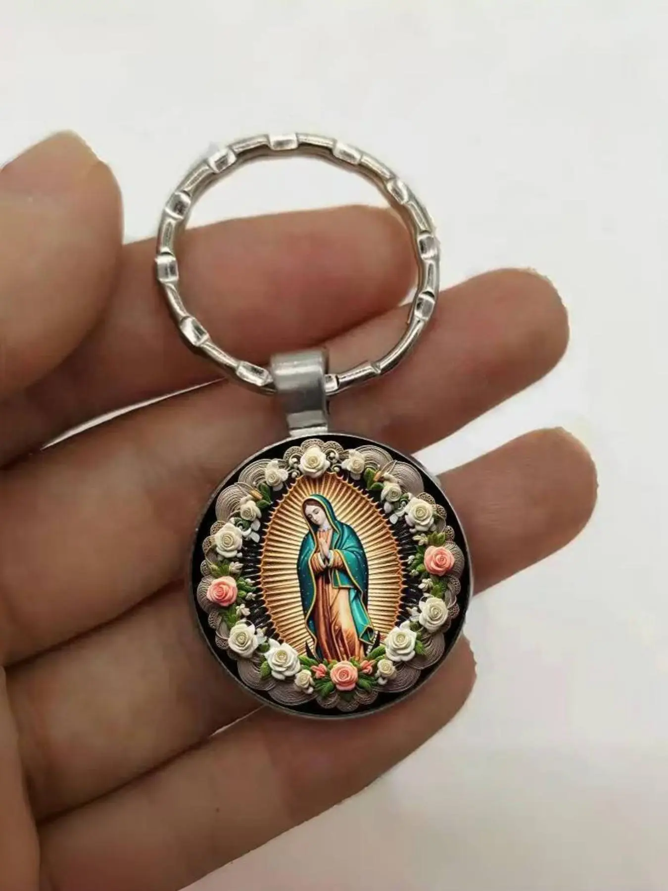 Vintage Style Virgin Mary Designed Keychain Pendant, Cute Keychain for Bag, Backpack, Car Key, Fashion Accessories for Women & Men, Keychain For Bags, Stylish Keychain, Cute Keychain Accessory