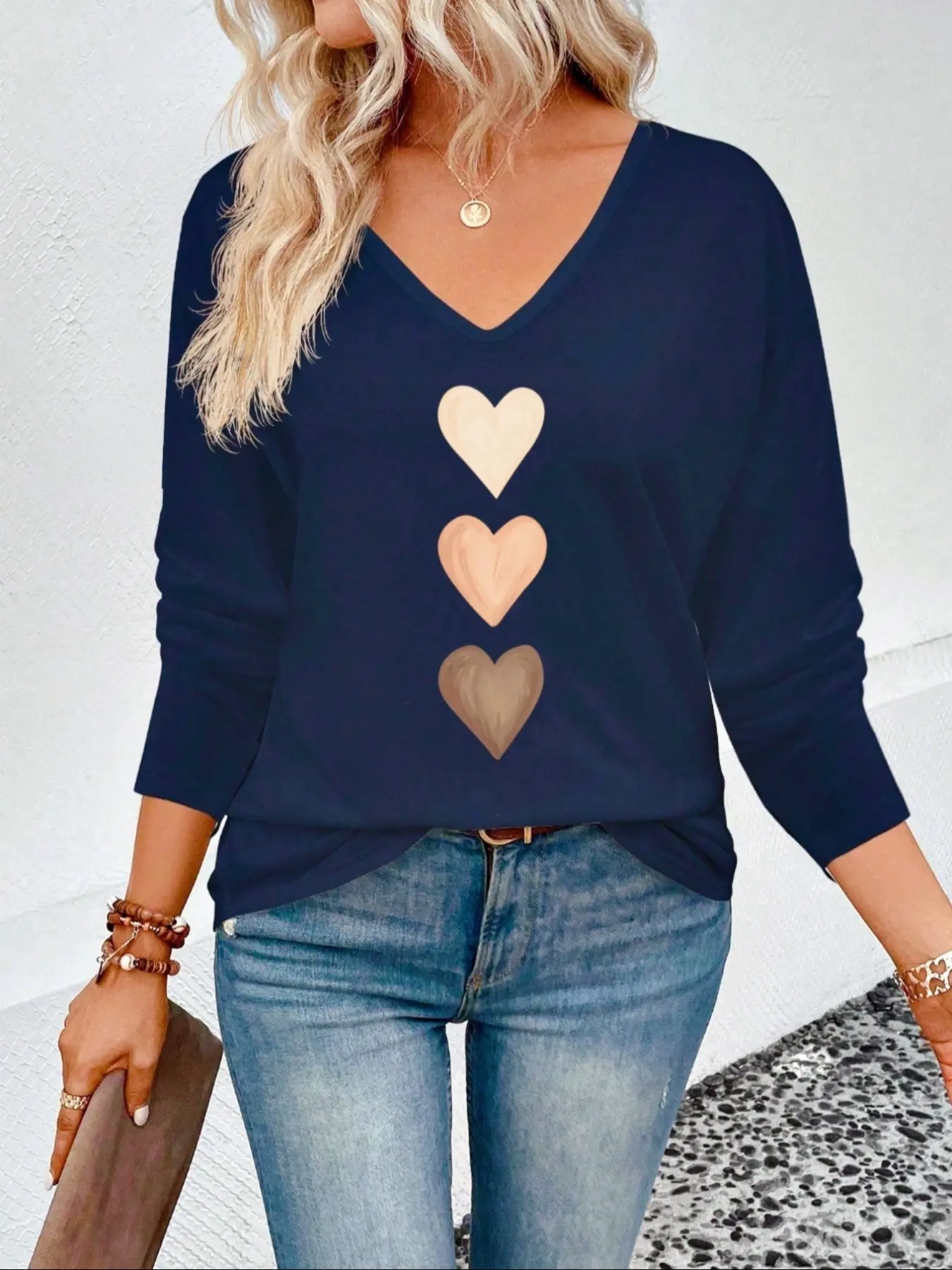 Women's V Neck Long Sleeve Gradient Heart Print T-Shirt, Valentine's Day Basic Casual Everyday Fashion Top, Loose Fit Fall & Winter Clothing Lady, Womenswear
