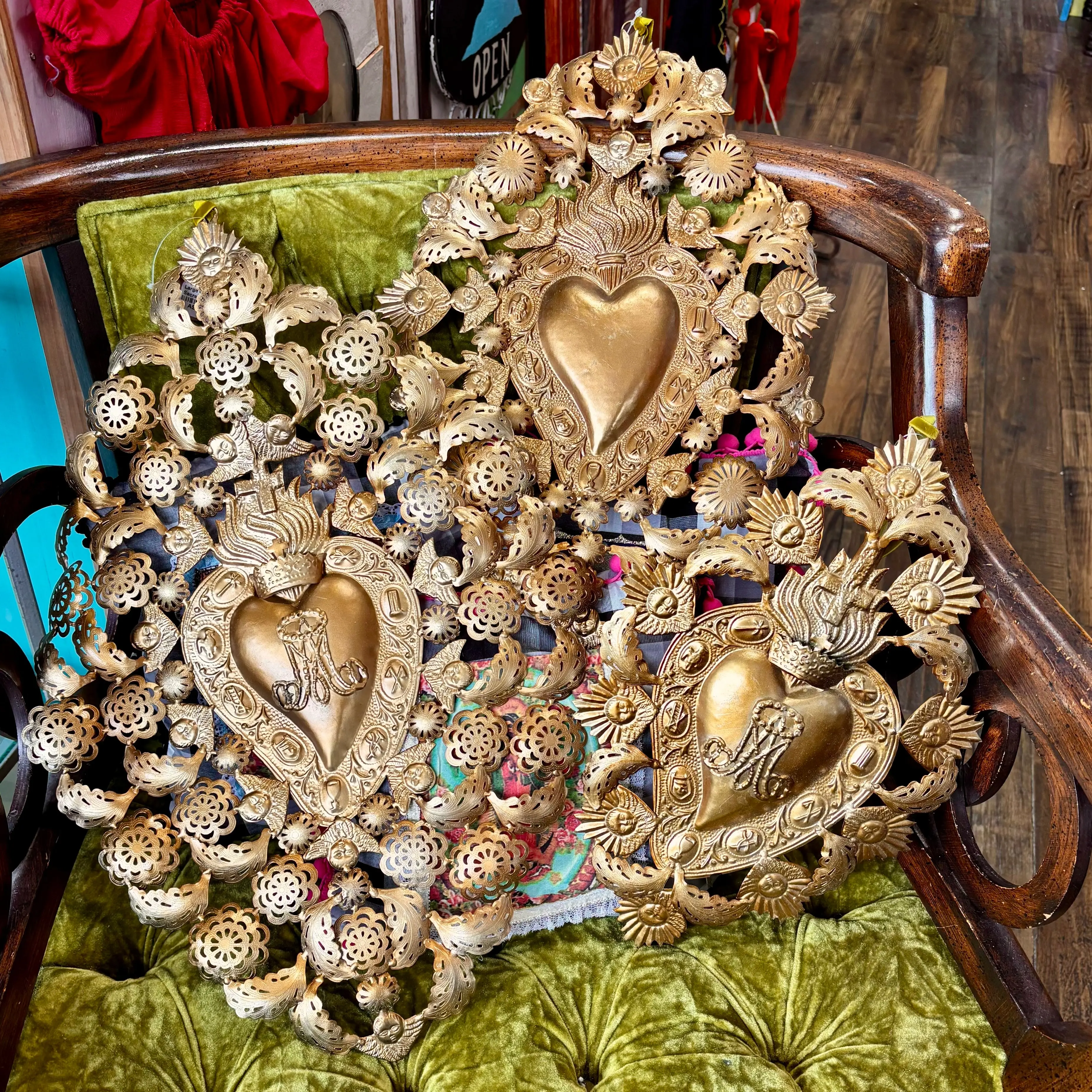 Cutout Sacred Heart Ornament - Simple Design with Heart Shape and Elegant Craftsmanship