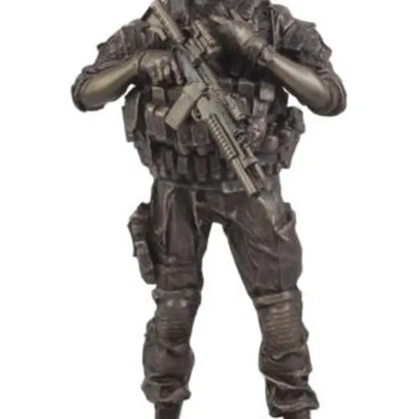 Modern Infantry Soldier Statue - Modern Warfare Rifleman Reporting to Headquarters, 13" Tall (13 Inches), 5.5" Wide, 6.5" Long Home Decor Figurine