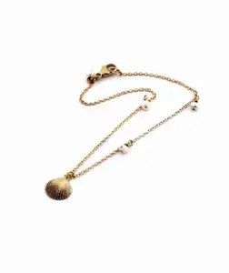 Delicate Seashell Pearl Bracelet