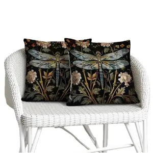 Two dragonfly flower pillowcases with a retro country style, featuring an 18x18-inch zipper closure design and made of polyester short plush fabric, are soft and comfortable. They are suitable for use as pillowcases in living rooms, bedrooms and offices