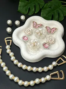 Cute Crocodile-Shaped Rhinestone Shoes Charms Set, Bling Shoe Charms, Fashion Jewelry Accessories for DIY Shoes Decoration, Shoe Embellishments, Comfortable Style for Kids & Adults