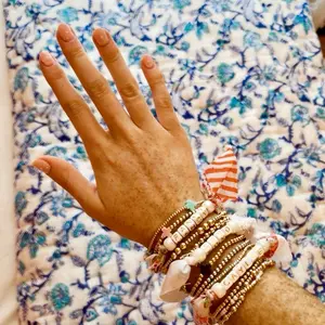 Customized Gold Bead Scarf Bracelet - Unique Design Accessory for Personalization