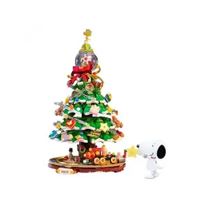 Pantasy Peanuts Snoopy's Christmas Tree