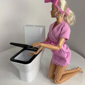 Handmade 3D Printed Black & White 1/6 scale toilet 3D printed for fashion dolls or Diorama-No doll-