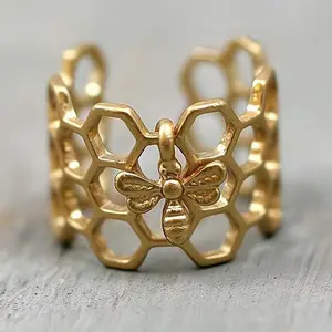 Hollow Honeycomb Bee Artificial Gemstone Ring, Stackable Cuff Ring, Trendy Jewelry Accessories, Versatile Fashion Gift with Unique Creative Design [Limited-Time Event], Stackable Rings