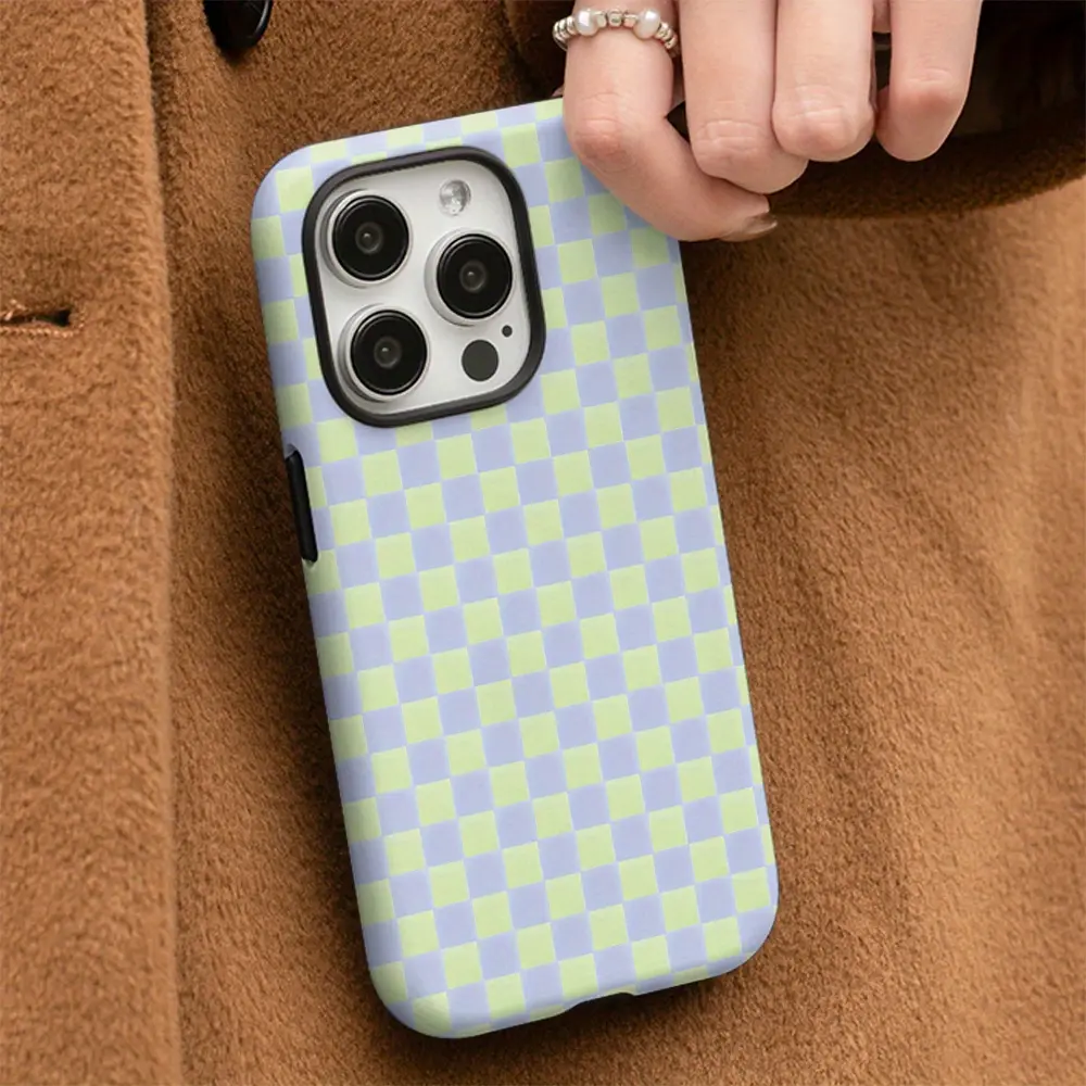 A stylish green plaid dual-layer protective case, sturdy and durable, suitable for iPhone 17/16/15/14/13/12/11 Pro Max/Plus/Pro, and Samsung Galaxy S25/S24/S23 Ultra series. Ideal for couples.