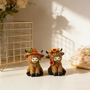 Fun Highland Cow figurine 2-pack, farmhouse-style decor, Rustic Design, for Easter parties, home offices, living rooms, and bathroom decor; decorative sculptures; the perfect Easter and housewarming gift; cute cow ornaments; a gift for cow lovers
