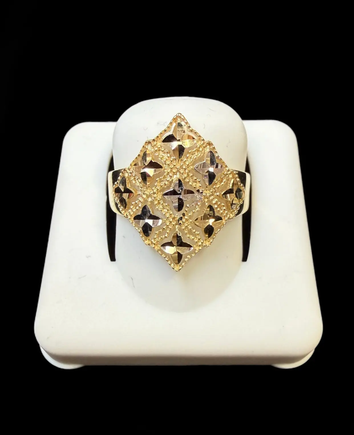 Ali Jewelers Unisex Customized 10 Karat Gold Diamond-Cut Rings, Ideal for Customized Gifts, 1.8 Gram, Casual Wear