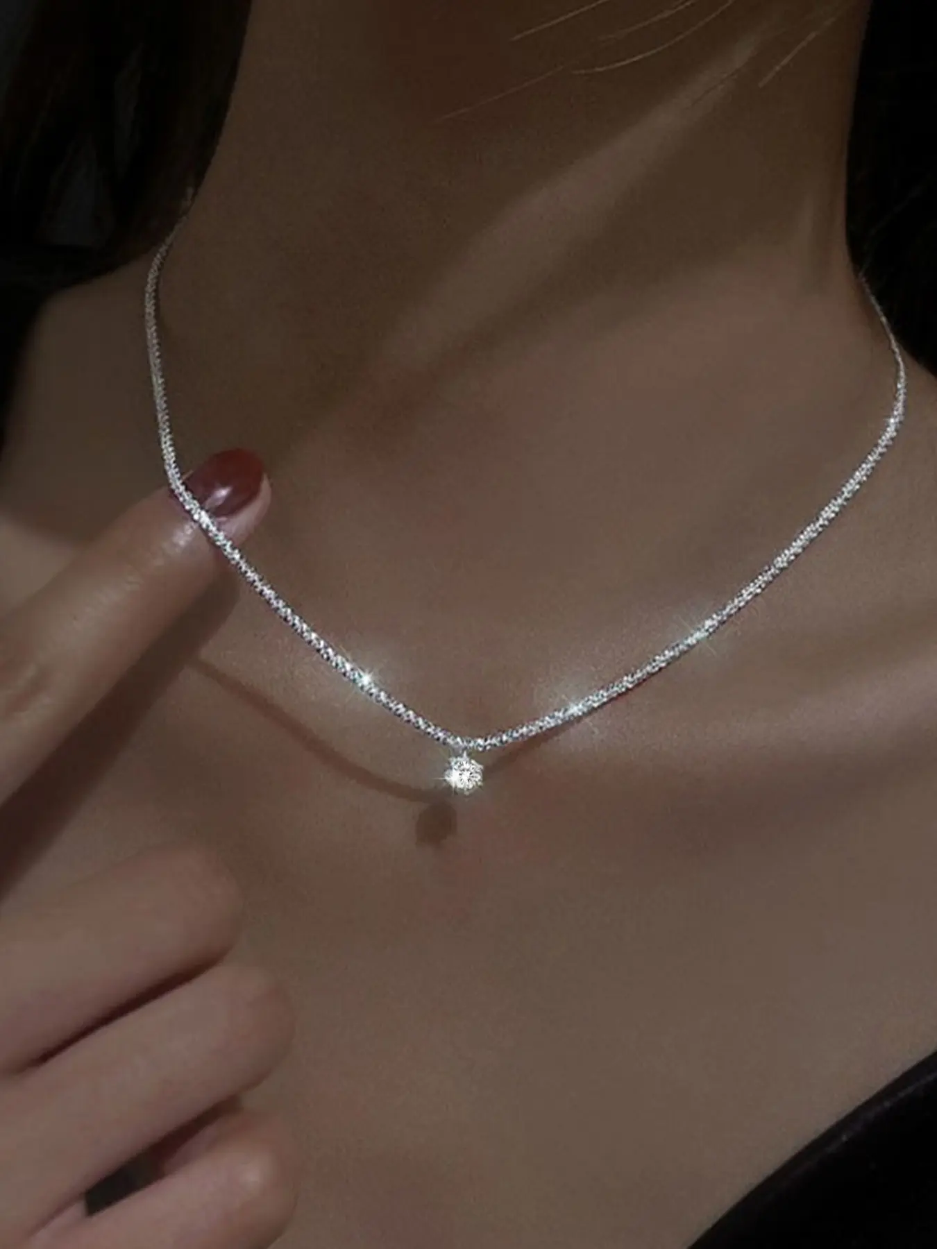 Elegant Copper Zircon Necklace, Sparkling Rhombus Design, Light Luxury Choker, Unique Style, Perfect for Any Occasion