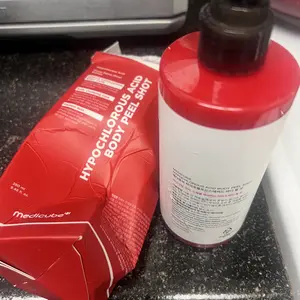 Product Review of [NEW] [medicube] Smooth & Clear Body Care Set | Hypochlorous Acid Body Peel Shot, Kojic Acid Turmeric Body Wash, Toner Pad, Toner, Mist | Exfoliating for Dead Skin Cells & Excess Sebum & Clearing for After Spots, Texture & Uneven Skin Tone | K-Beauty from A**a