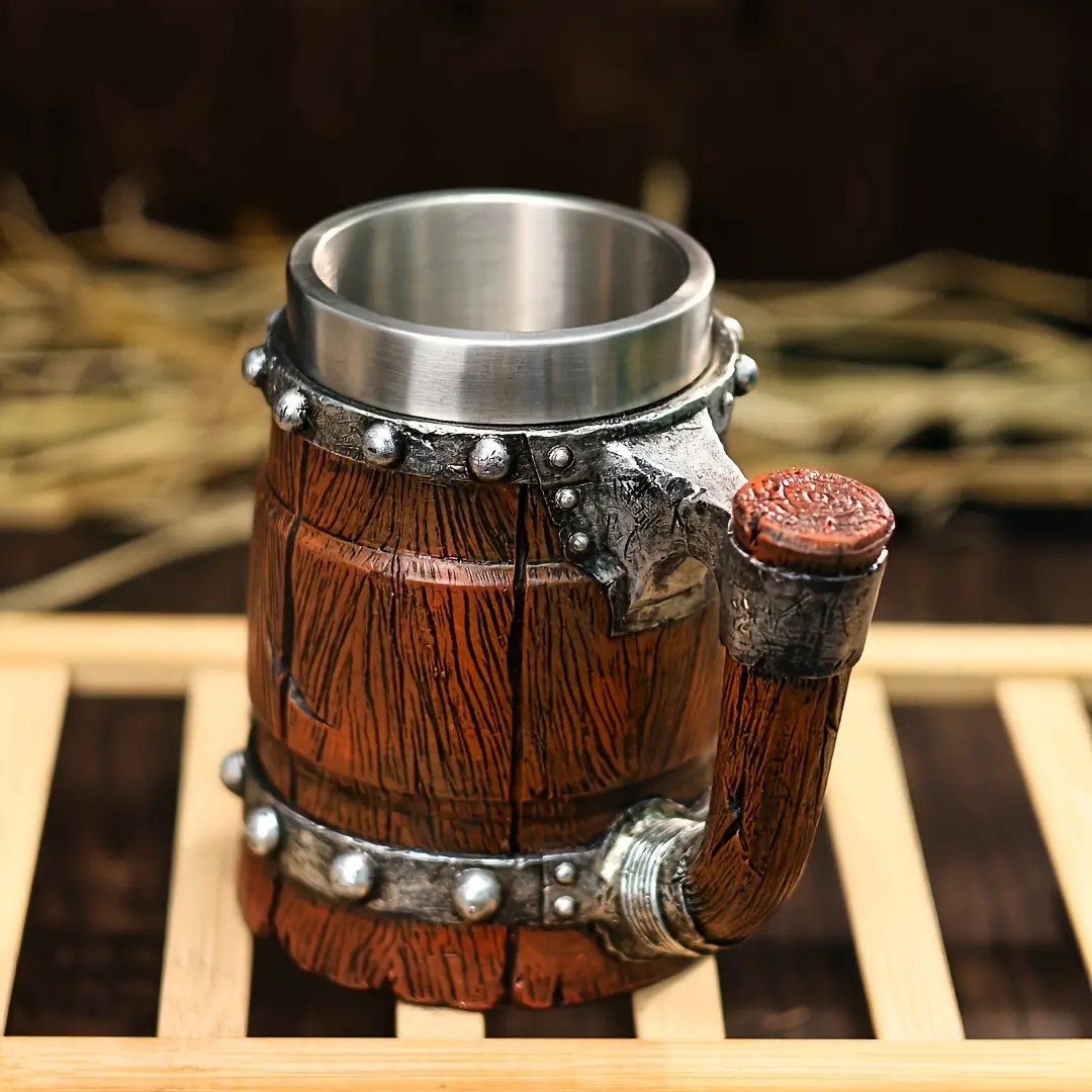 A Faux Wooden Beer Mug, Stainless Steel Insulated Cup for Home Use, Featuring a Pirate-Themed Circular Striped Design, an Ideal Choice for Halloween, Christmas, Easter, Thanksgiving, And Father'S Day, Perfect Birthday Gift for a Boyfriend.