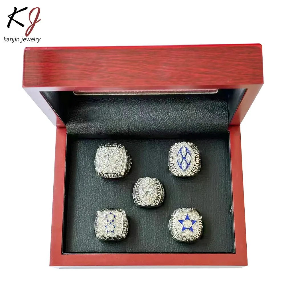 5 silver rings with box
