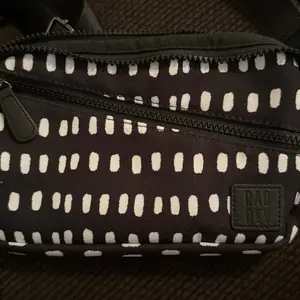 RadRev sling wallet