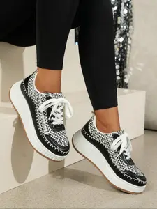 Women's Fashionable Patchwork Lace Up Low Top Athletic Sneakers, Casual Comfortable Sports Shoes for Daily Wear, Female All-match Round Toe Shoes for Fall & Winter