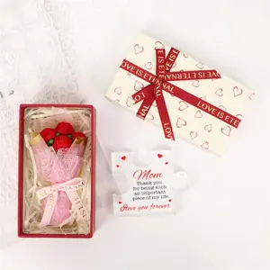 The perfect Mother's Day gift: an acrylic keepsake featuring a mini rose bouquet and words of gratitude, accompanied by warm, soft preserved flowers.