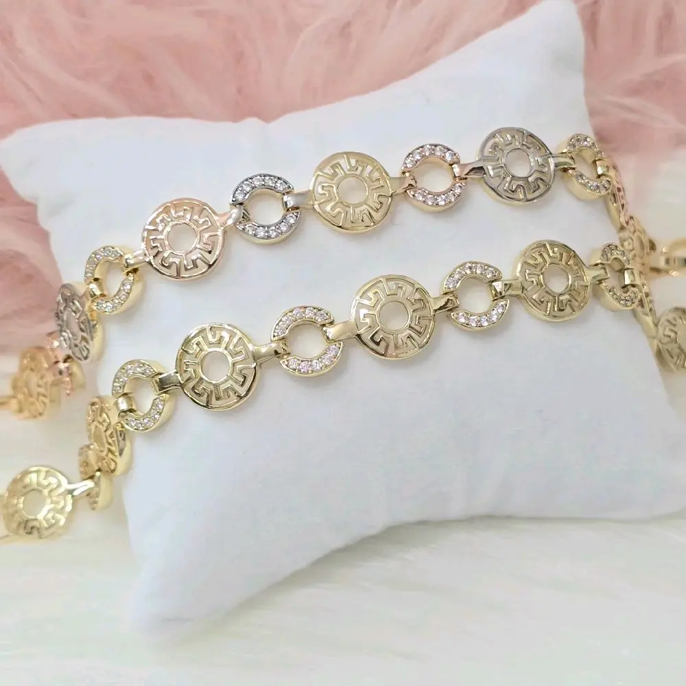 Pulseras de circulos FF muy elegantes . Laminados de alta calidad.