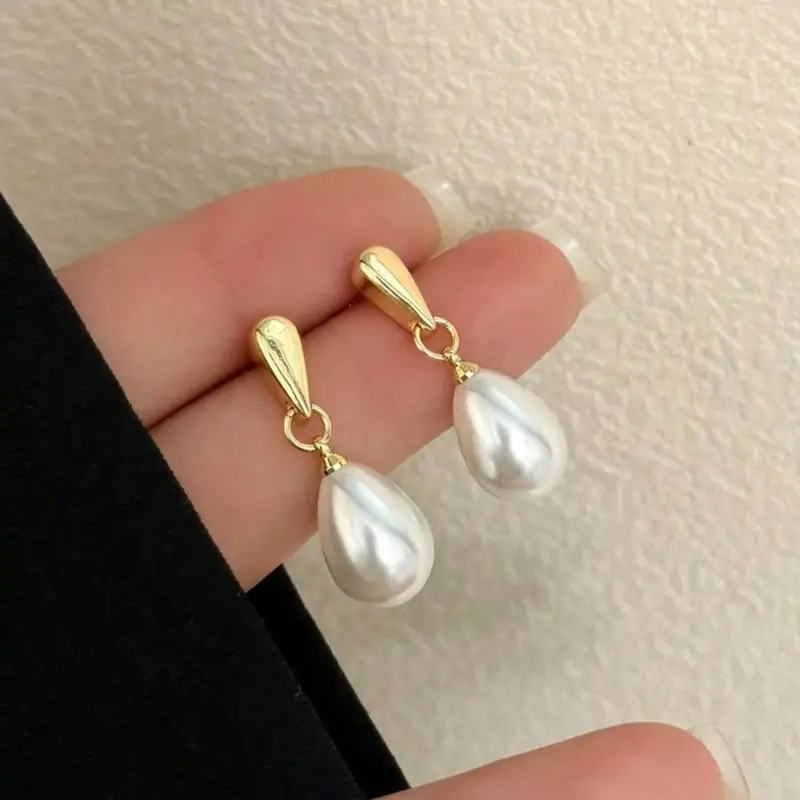 Elegant Faux Pearl Drop Earrings, Dangle Earrings, Teardrop Design, Ideal for Parties, Stylish Accessory for Women, Versatile Gift Option, Ear Accessories, Fashion Earring, Jewelry Design, Fashionable Earrings
