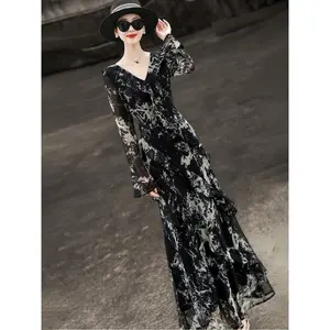 MEXCOCO 2025 early autumn new style elegant retro blend printed ruffle edge V-neck dress for women Casual Womenswear