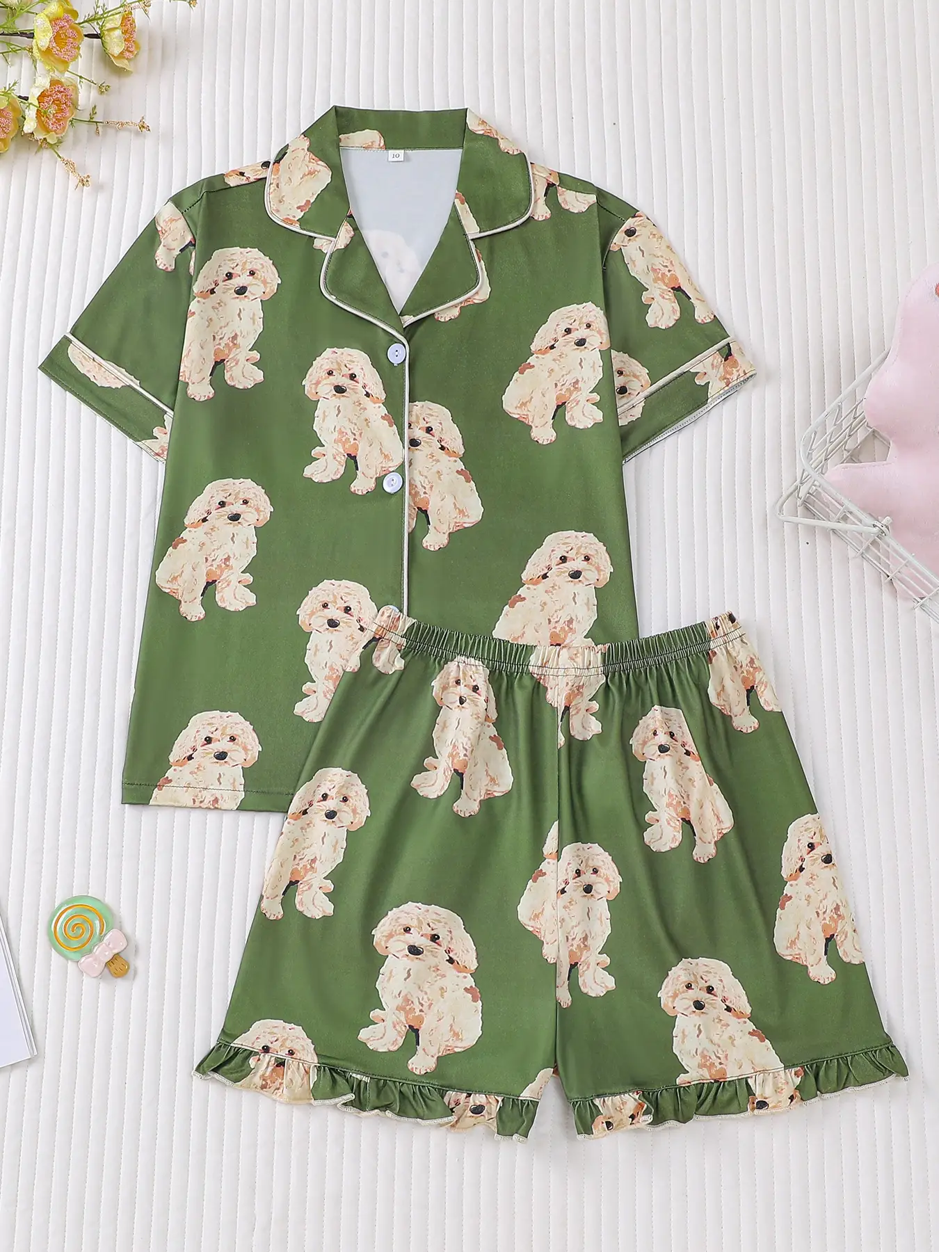 2 pieces of girls' and children's printed short sleeved shorts and sleepwear set with pockets, buttons, and elastic waistband, suitable for casual and