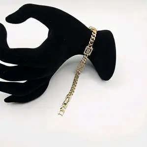 Bellas High-Quality Bracelets for Any Occasion - Elegant Gold Chain Design - Perfect for Everyday Wear