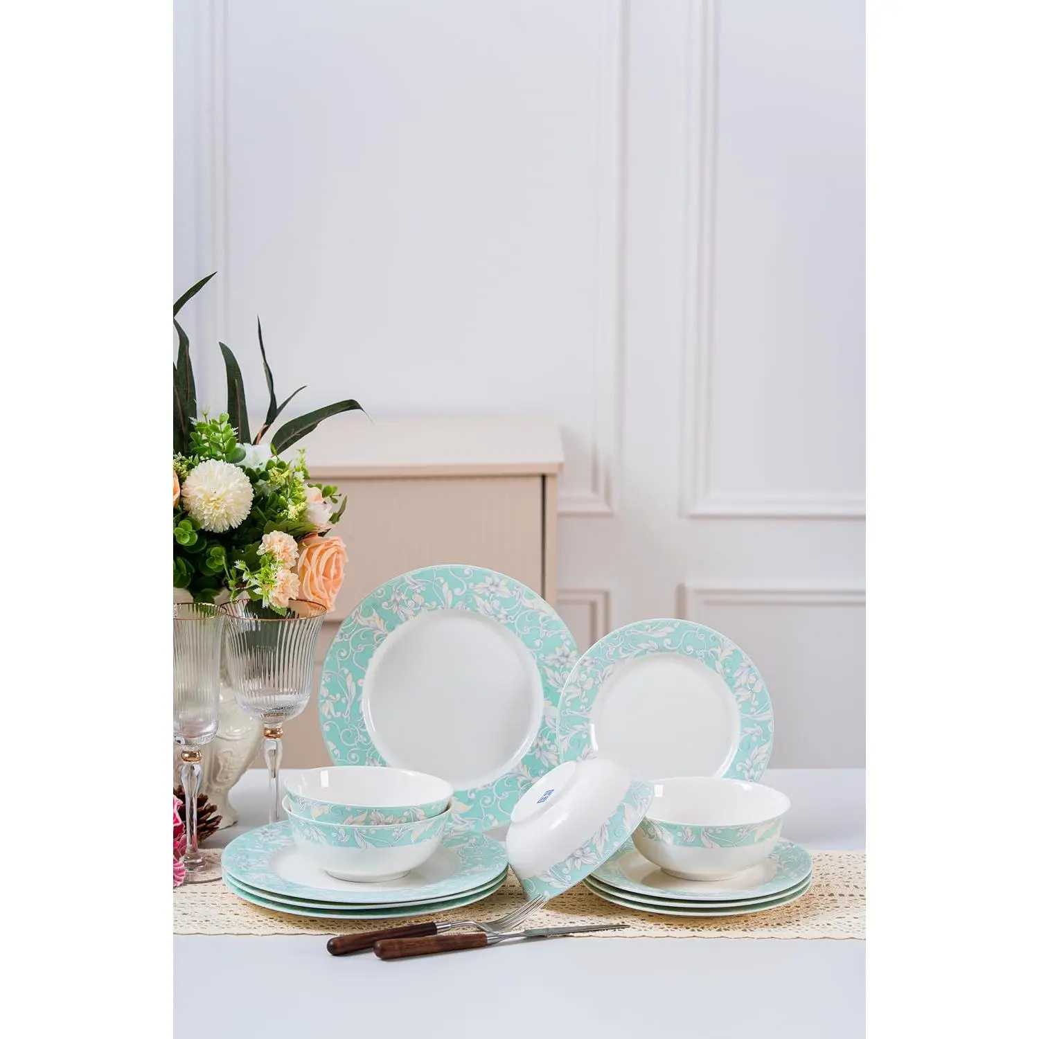 12-Piece Porelain Dinnerware Set, Light Green |   12-Piece Plates and Bowls set, Chip and Scratch Resistant, Microwave Safe, Dishwasher Safe, Home Restaurant Use