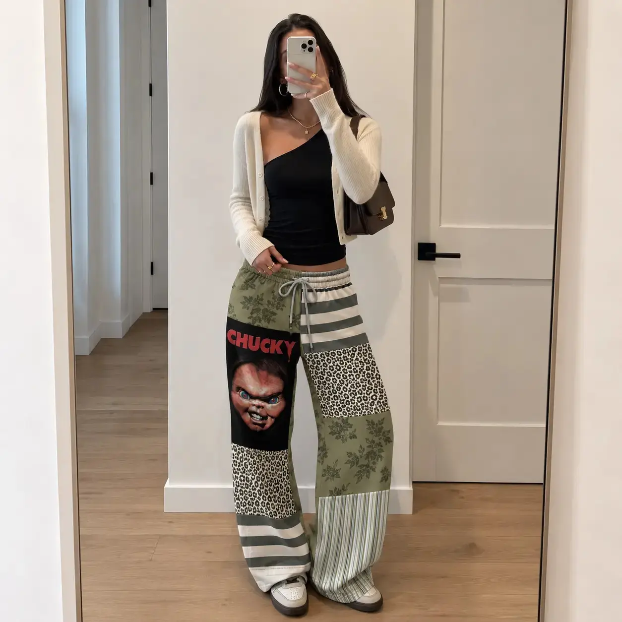 Red White Horror Patchwork Sweatpants, Wide Leg Spooky Graphic Pants, Retro Slasher Inspired Baggy Trousers
