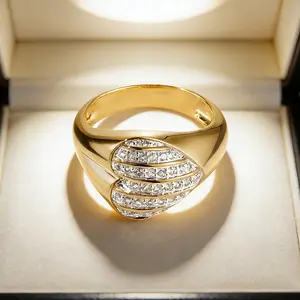 Modern minimalist light luxury three-dimensional heart-shaped ring, inlaid with fine synthetic zircon, a niche and high-end jewelry. An eye-catching ring for parties, an exquisite and special gift ring, a love declaration ring, an engagement ring.