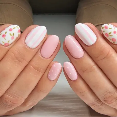 24pcs Oval Short Fake Nails, False Nails, Nude / Base + Hand-Painted Roses + Stripes + Dots, Reusable, Beginner-Friendly, Includes Jelly Glue & Nail File