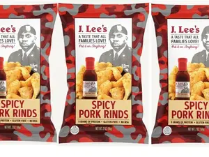 J. Lee’s Spicy Pork Rinds Pack of 5 Bags - Crunchy & Flavorful (Not to Spicy) 9g Protein Zero Carbs Keto Friendly No Artificial Ingredients Natural Snack Crispy