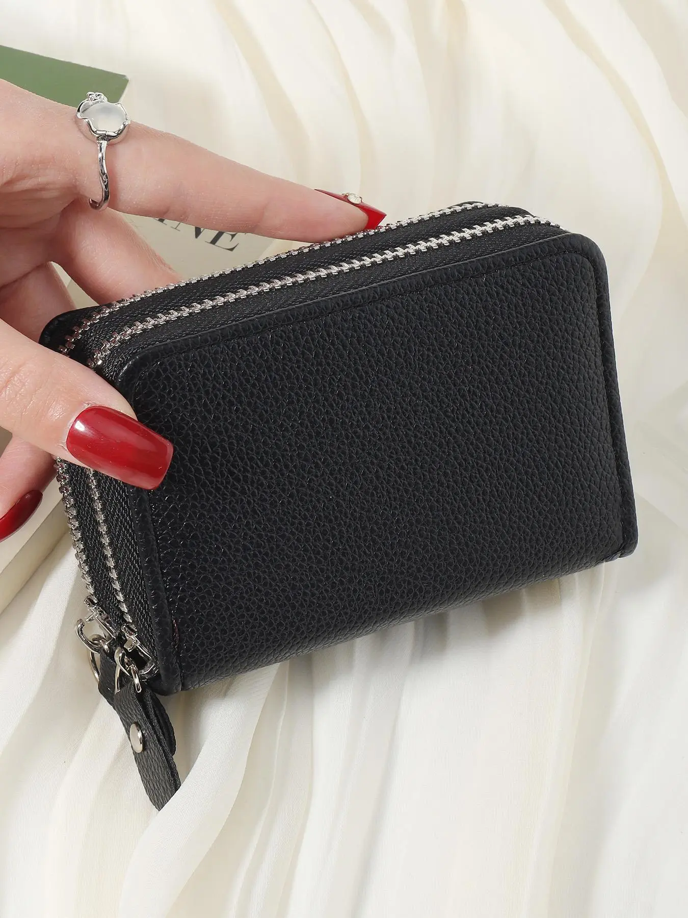 Women's Minimalist Short Wallet, Fashionable Zipper Coin Purse, High Quality Bag, Easy Leisure Multi Deck School Dormitory and Back to School Learning Supplies Bag, Fashionable Card Holder, Wallet with Zipper