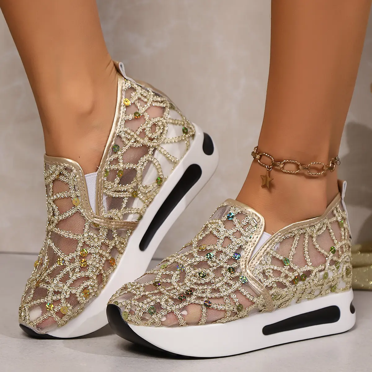 Women's Slip-On Sneakers, Sparkly Sequin Mesh Low-Tops, Elegant Casual Shoes for Walking with a Lightweight Sole, Fabric Slip Ons, Slip On Shoe