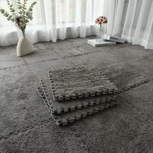 Fluffy Comfortable Floor Mat for Winter Warmth - Soft Texture for Family Use - Perfect for Home Flooring