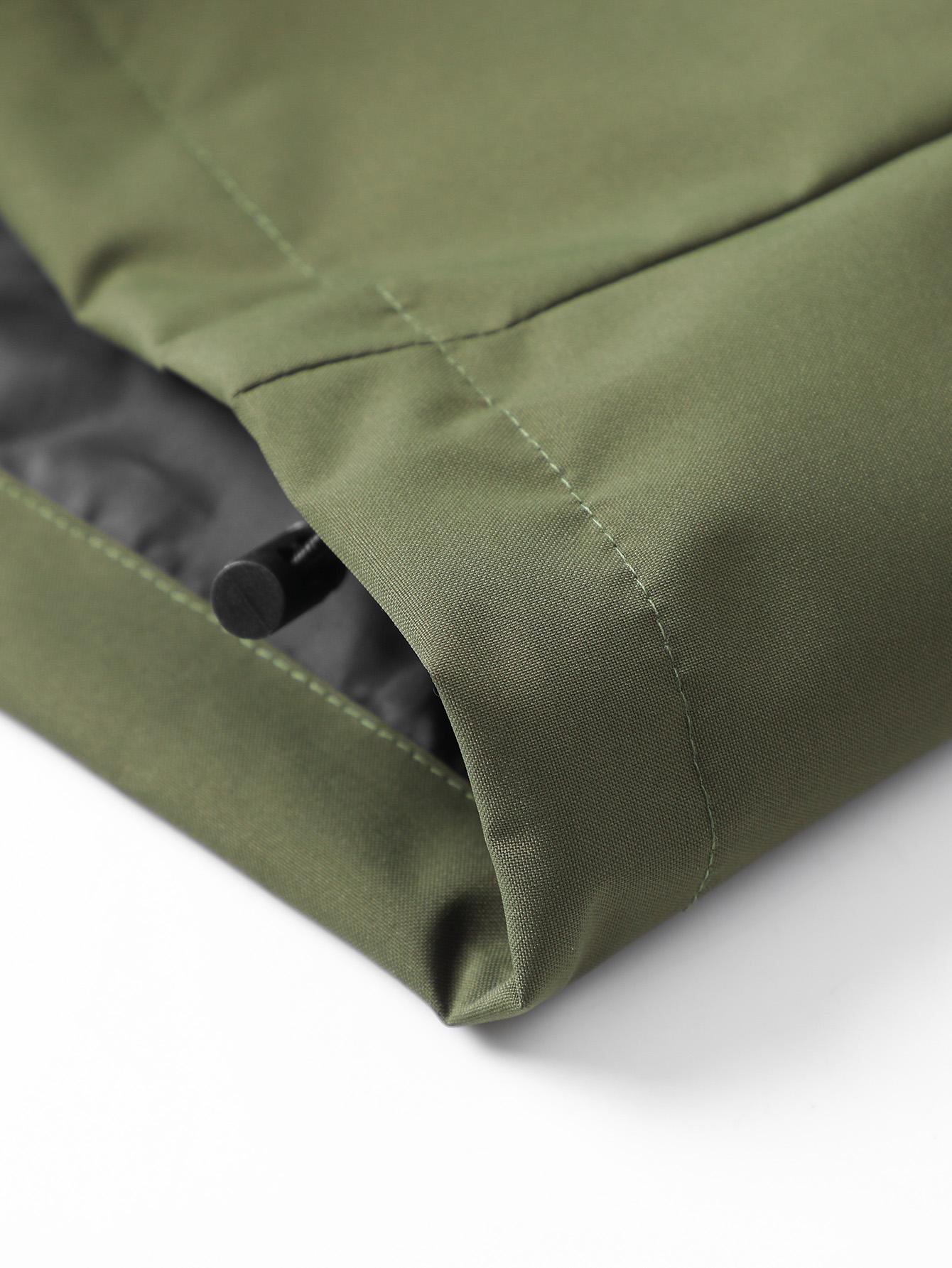 American workwear solid-color men’s army green hooded functional jacket, relaxed drop-shoulder design that doesn’t restrict movement, hidden safety zipper pockets, wear-resistant wrinkle-resistant woven fabric, multi-scenario hiking outerwear