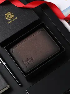 Genuine Leather Men's RFID Blocking Ultra-Thin Short Bifold Wallet - Retro Style with Large Capacity for Credit Cards Rfid Blocking Wallets