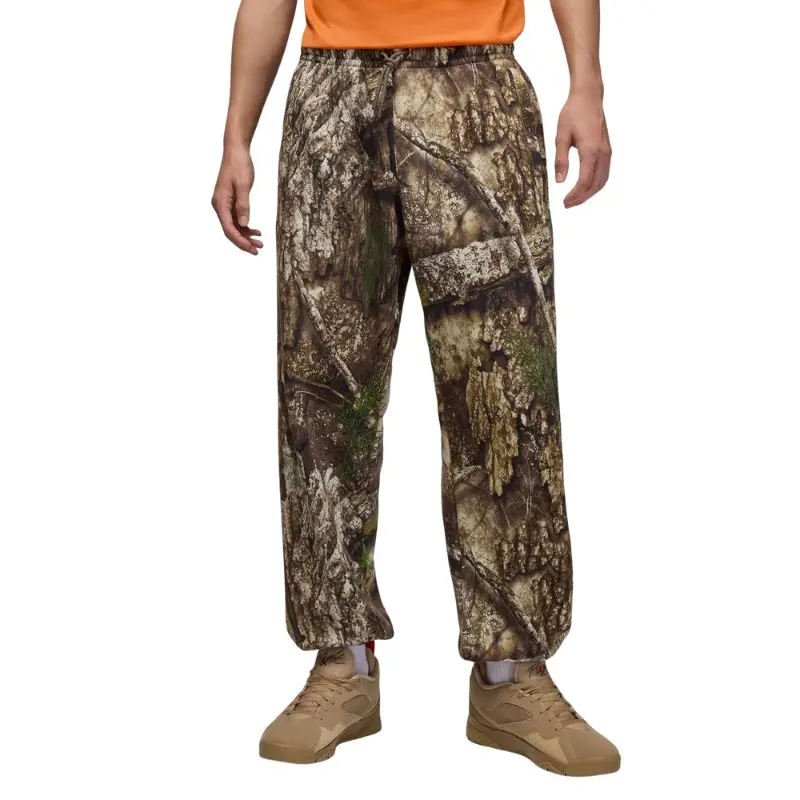 Air Jordan Men's Brooklyn Realtree Sweatpants, Loose-Fit Menswear in Smooth, Plush Cotton-Blend Fleece with Pockets
