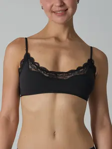 Fits Everybody Lace Scoop Bralette Buttery Soft Stretchy Lace Trim Lightweight Everyday Bra Fabric Women's Essential Chic Feminine Style Womenswear Bridal