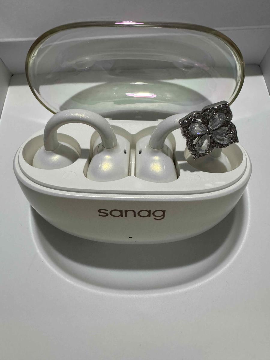 Item: White, Dancing Butterfly